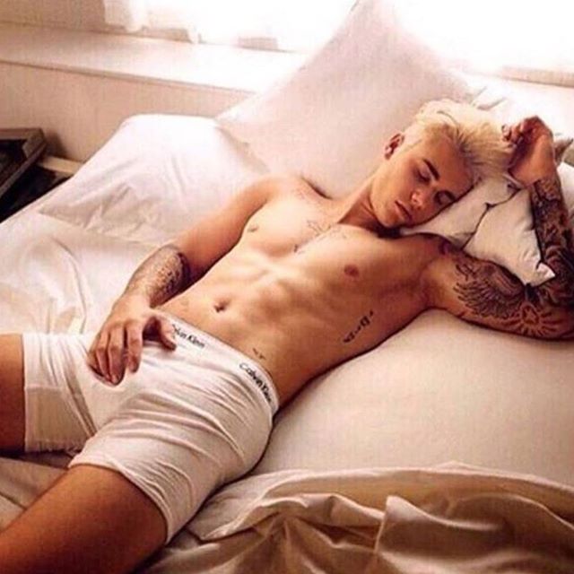 Justin-Bieber-Shirtless-Calvin-Klein-Underwear-Instagram-Picture.jpg