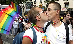 _38107808_020630gays300b.jpg