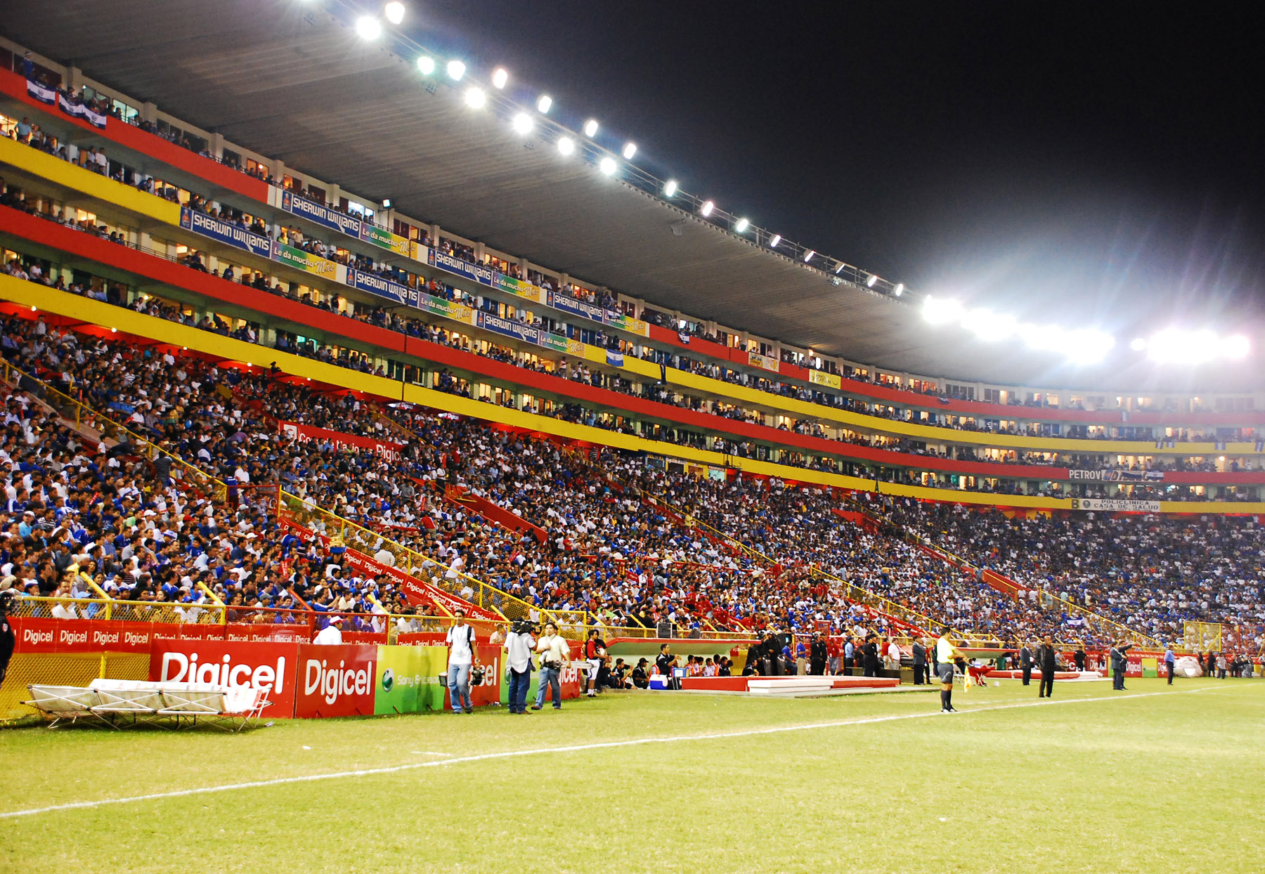 EstadioCuscatlan-7.jpg