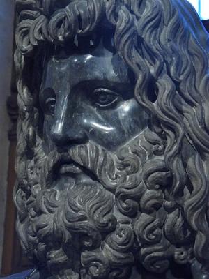 20090928205351-serapis.jpg