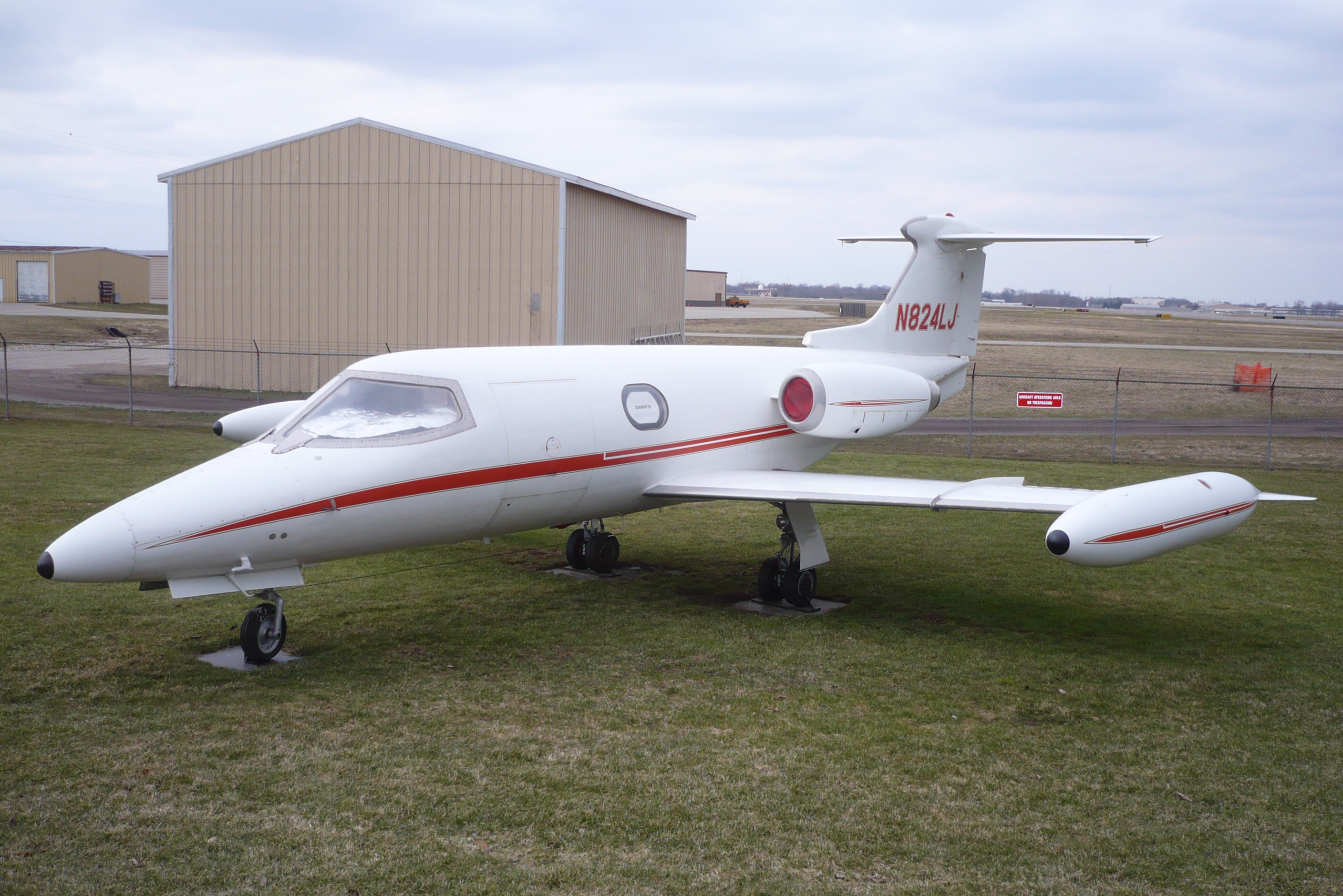 Air_Zoo_Learjet_II.JPG