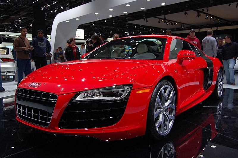 800px-AudiR8v10.jpg