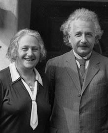 einstein-albert-elsa-cp-7468009.jpg