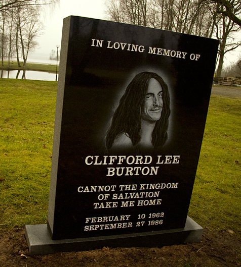 Cliff_Burton_Memorial.PNG