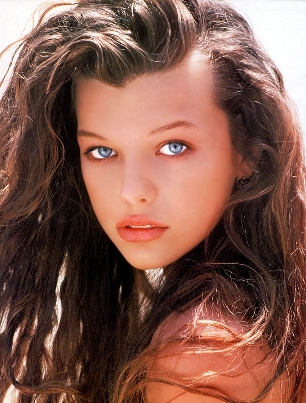 Milla-Jovovich-milla-jovovich-29539233-987-1300.jpg