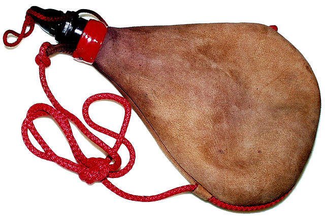 640px-Bota_de_vino.jpg