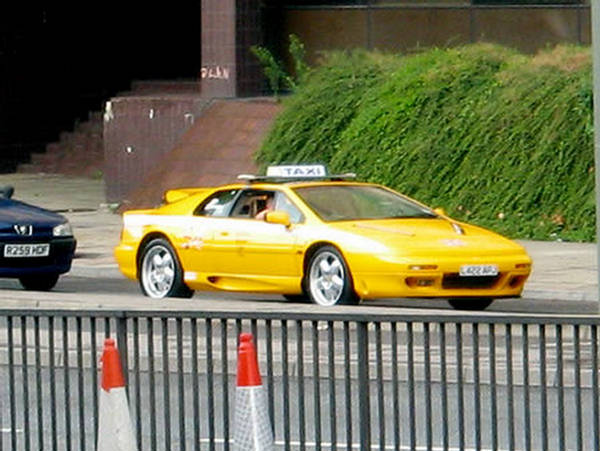 106683,xcitefun-super-taxi-ferrari.jpg