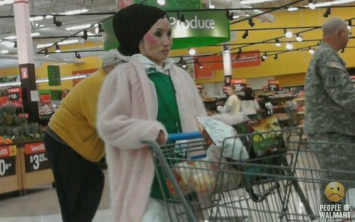 people_of_wal_mart_85.jpg