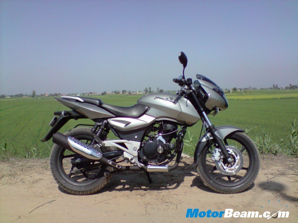 Bajaj_Pulsar_180_Side.jpg