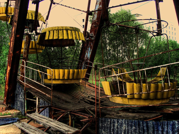 Radioactive_Ferris_Wheel_by_Gosviig.jpg