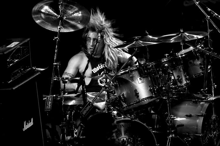 Mikkey-dee-02.jpg