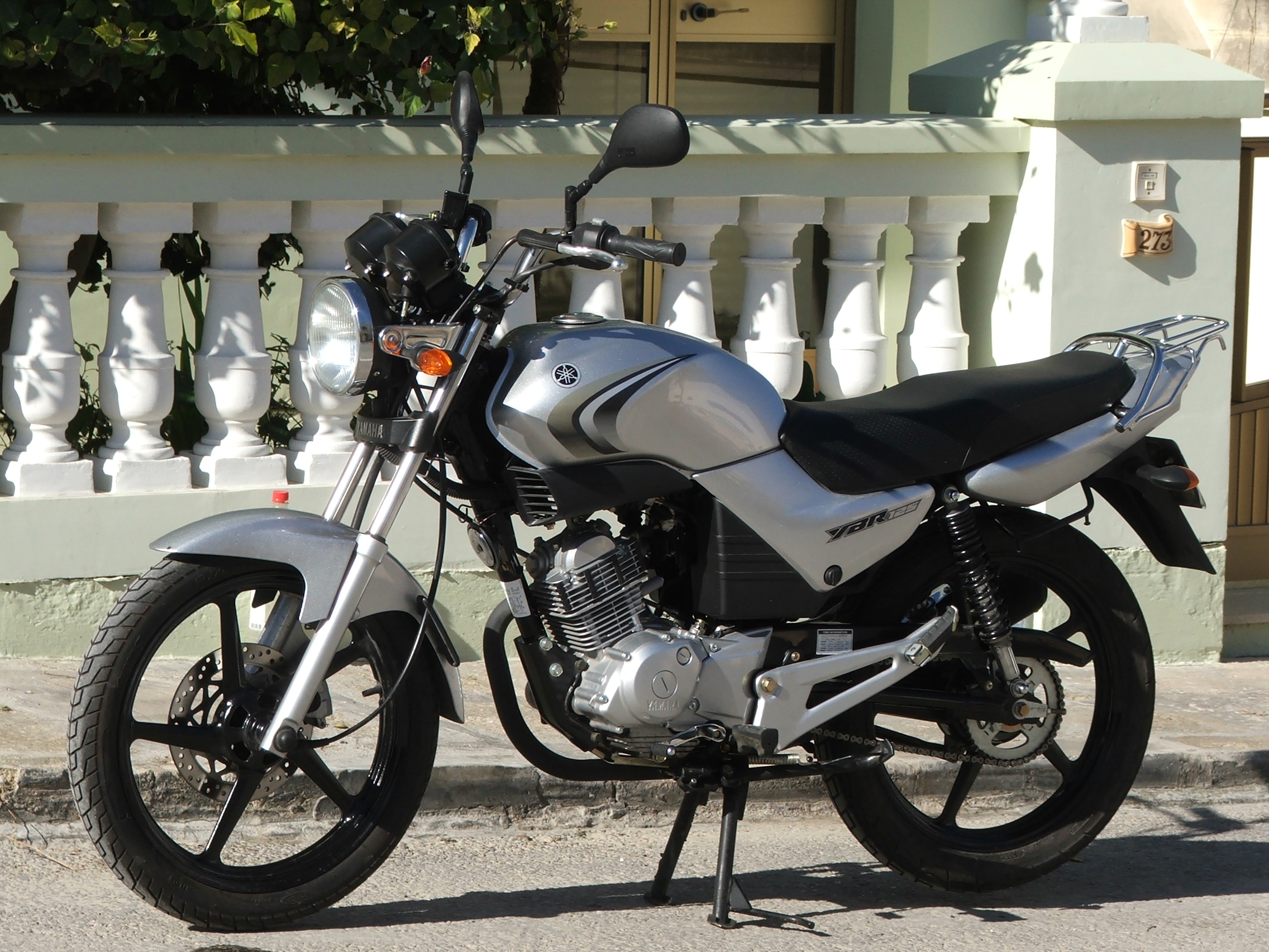 Yamaha_YBR125_(Fuel_Injection_-_EU_Spec).JPG