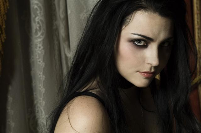 Amy-Lee-amy-lee-25539285-640-425.jpg