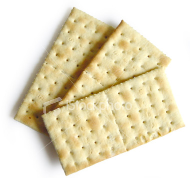 ist2_43201-soda-crackers1.jpg