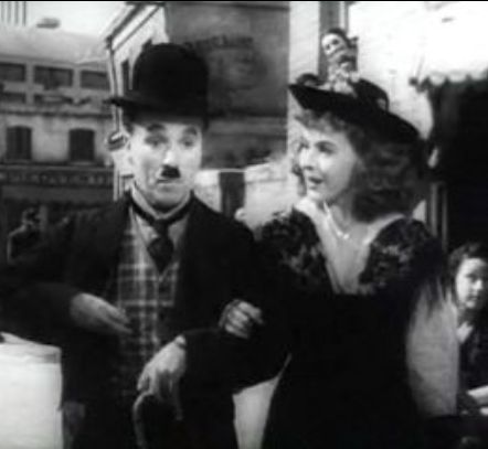 Charlie_Chaplin_and_Paulette_Goddard_in_The_Great_Dictator_trailer.JPG