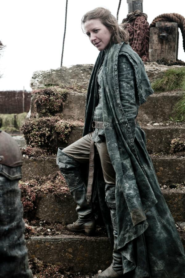 asha-greyjoy-game-of-thrones-30919471-600-902.png