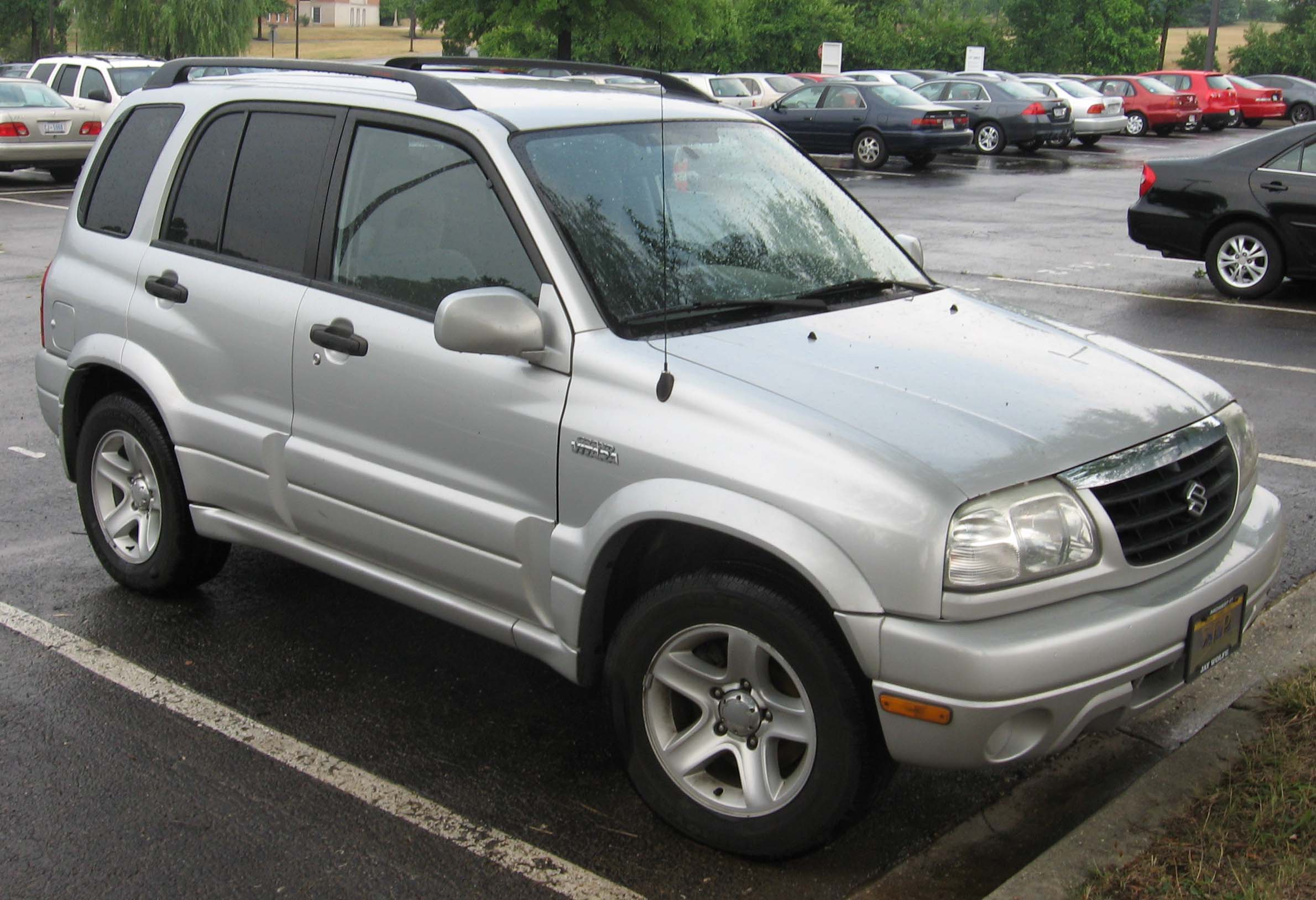 99-03_Suzuki_Grand_Vitara.jpg