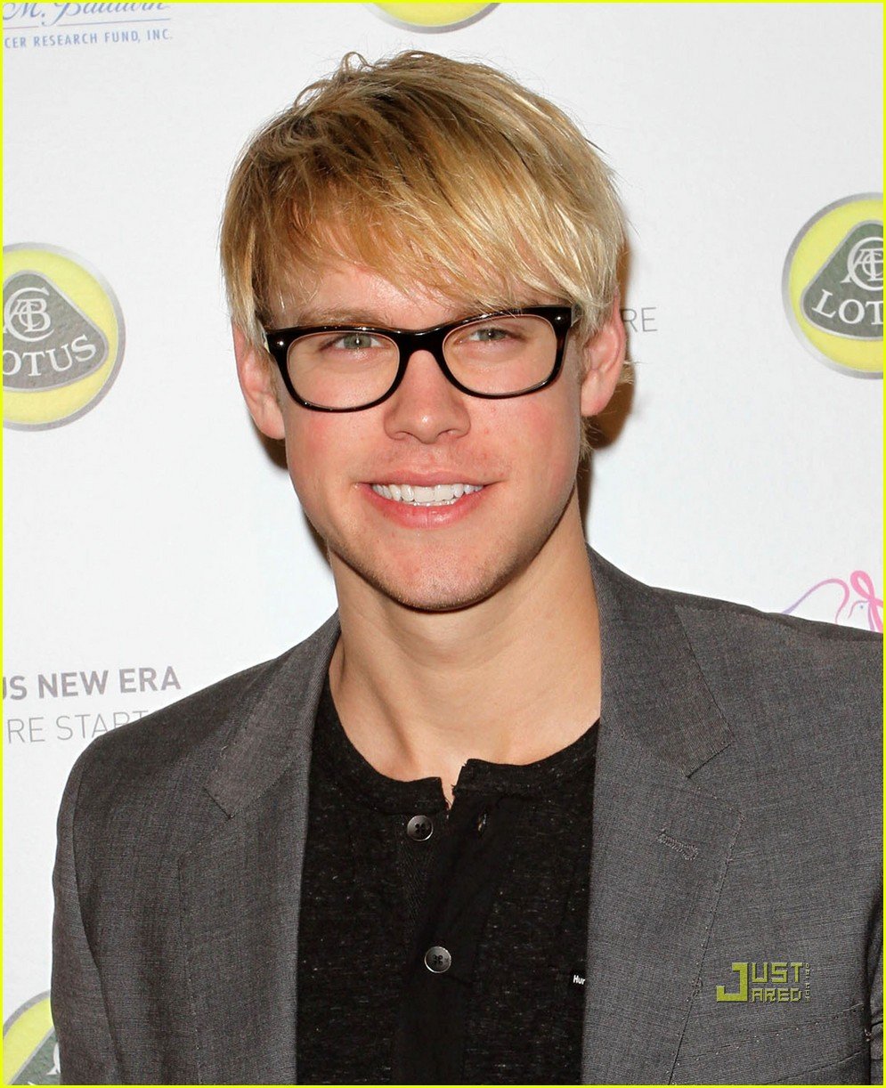 chord-overstreet-mark-salling-geek-chic-glasses-04.jpg
