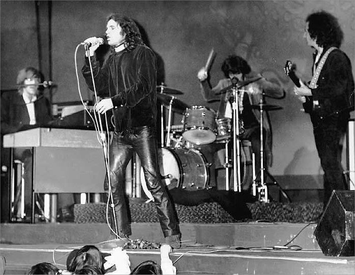 the_doors-live-on-stage1.jpg