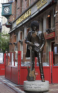 200px-Phil_Lynott_Statue_at_Bruxelles_Dublin.jpg